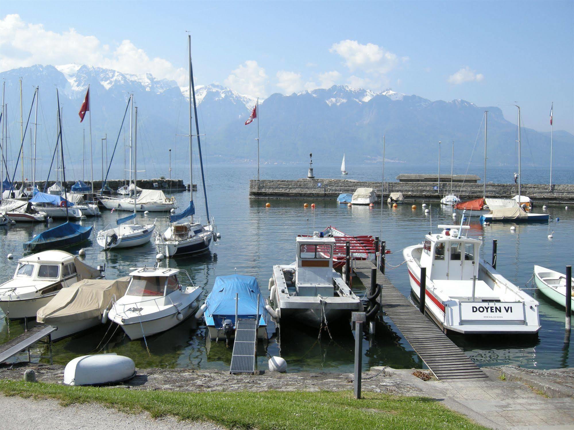 Hotel De La Vieille Tour ลาตูร์เดอเปลซ์ ภายนอก รูปภาพ