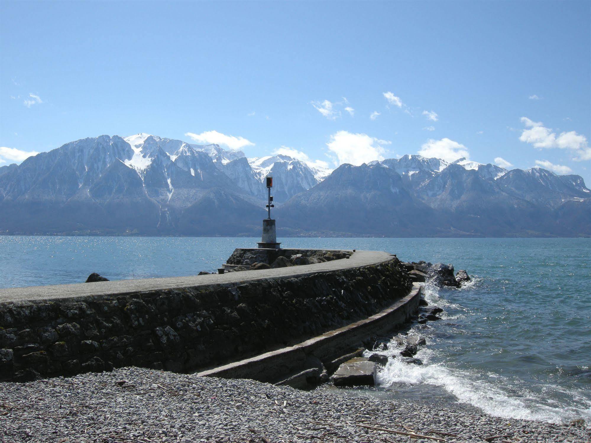 Hotel De La Vieille Tour ลาตูร์เดอเปลซ์ ภายนอก รูปภาพ