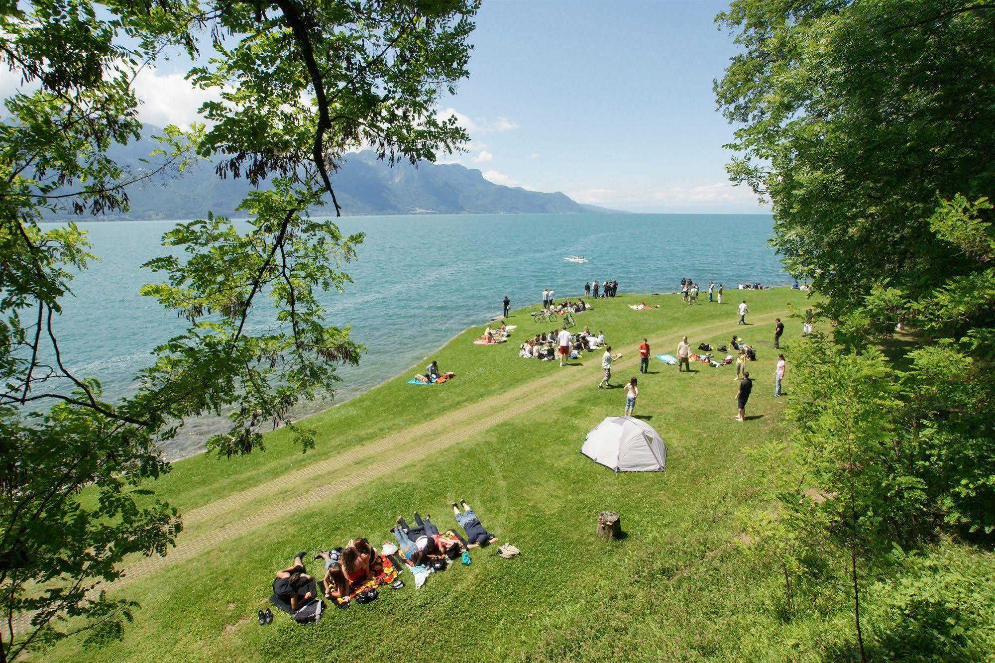 Hotel De La Vieille Tour ลาตูร์เดอเปลซ์ ภายนอก รูปภาพ