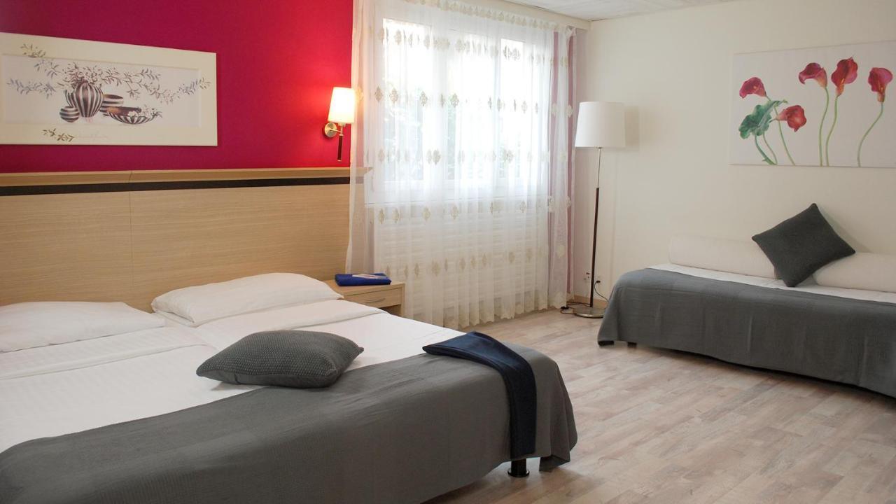 Hotel De La Vieille Tour ลาตูร์เดอเปลซ์ ภายนอก รูปภาพ