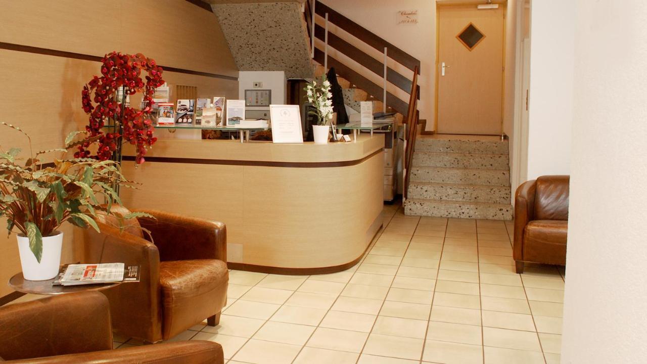Hotel De La Vieille Tour ลาตูร์เดอเปลซ์ ภายนอก รูปภาพ